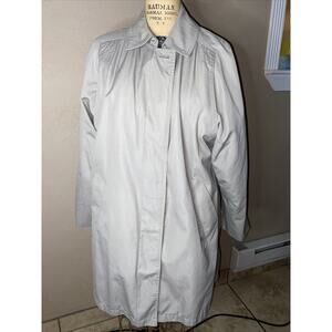 London Fog Trench Coat size 10 Reg Raincoat Career Professional Lined